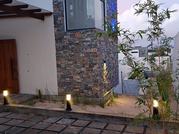 5 Bedroom Villa