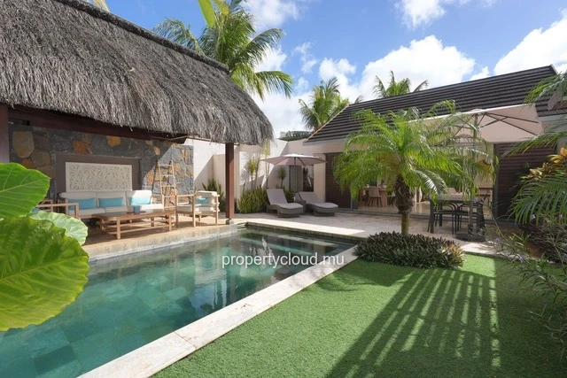 For sale: magnificent villa in a residence accessible to foreigners in Grand Baie, La Salette.