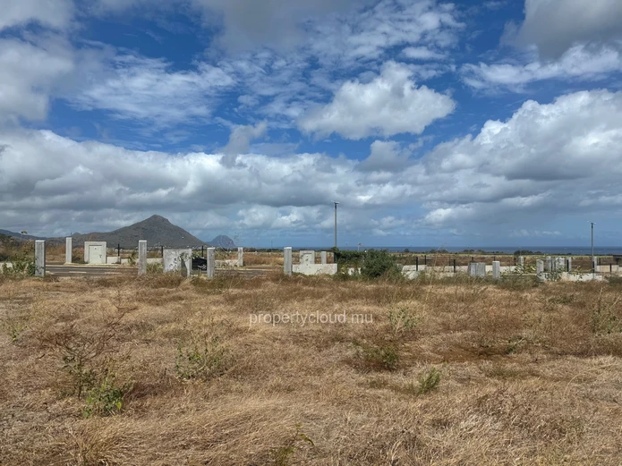 Flic en Flac land for sale