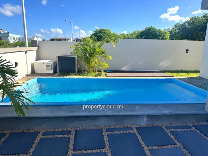 Flic-en-Flac – For sale: New 4-bedroom villa with swimming pool