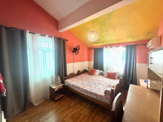  Albion – For sale, 4-bedroom family villa near the beach