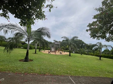 5 Bedroom Villa