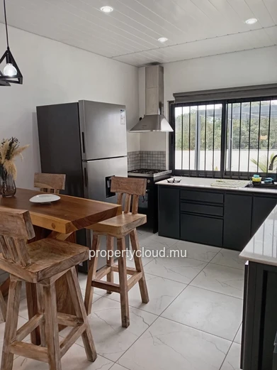 Villa Neuve à Louer – Calodyne
