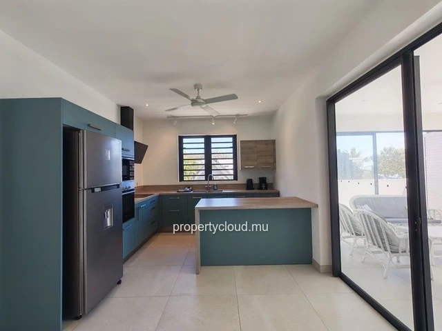 Apartment for rent by the sea in Poste Lafayette.