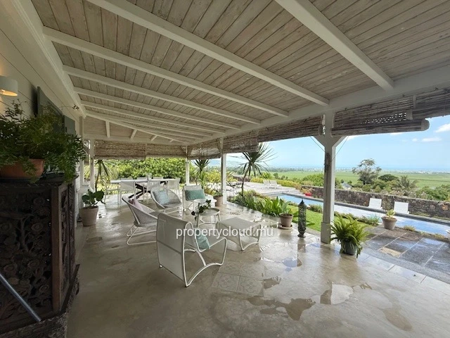 For sale: magnificent 3-bedroom villa in Mont Piton 1.