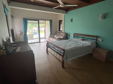 5 Bedroom Villa