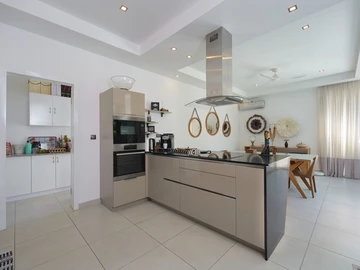 4 Bedroom Villa