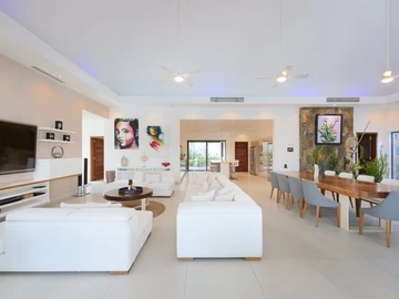 4 Bedroom Villa
