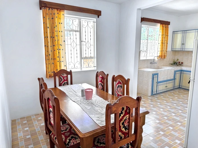 Roches Brunes for sale 7 bedroom house, which can be converted into 2 independent apartments.