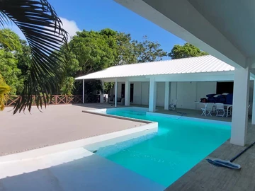 5 Bedroom Villa