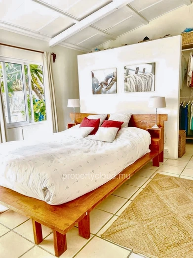 Tamarin for sale pleasant and beautiful five-bedroom villa with swimming pool in a quiet area with an exceptional vie...