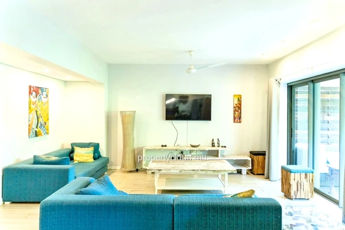 Accessible aux étranger Tamarin à vendre spacieux appartement de 3 chambres en rez-de-chaussée.