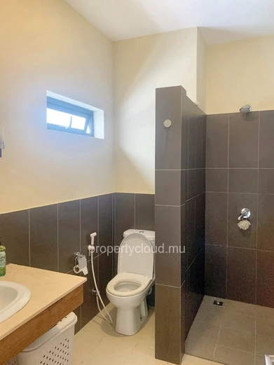 Sodnac à vendre penthouse 4 chambres situé dans une résidence sécurisée avec piscine salle de sport, sauna, hammam et...