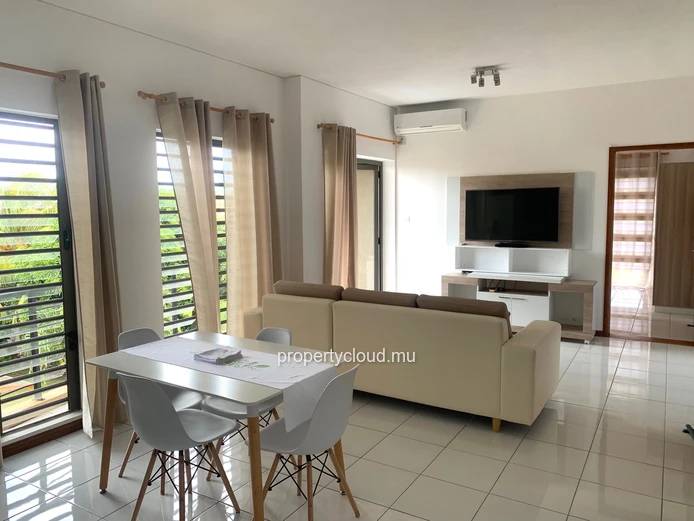 Flic en Flac, recently built 3-bedroom apartment for rent, located in a beautiful residence, 5 minutes walk from the ...