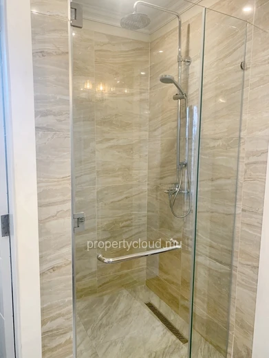 Floréal à vendre magnifique et récent appartement 3 chambres situé dans une luxueuse résidence sécurisée avec ascense...