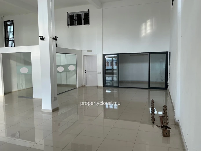 Commercial Premises For Rent – Grand Baie – 121 M²