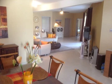 6 Bedroom Villa