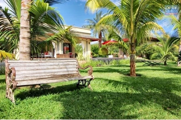 Black River sales of a luxury IRS villa accessible to foreigners 3 bedrooms of 345M2 and on 2207m2 of land.