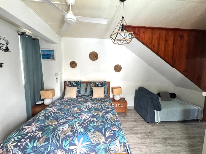 Albion – For sale, two villas with swimming pools, close to the beach