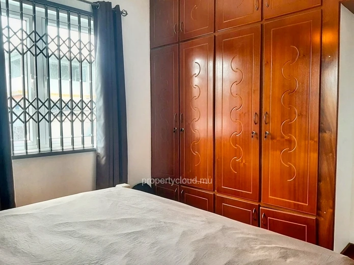 Vacoas for sale 6 bedroom house with swimming pool, which can be converted into 2 independent apartments.