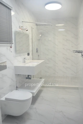 Black river for sale beautiful new and contemporary 4 bedroom villa with swimming pool, located in a quiet area and c...
