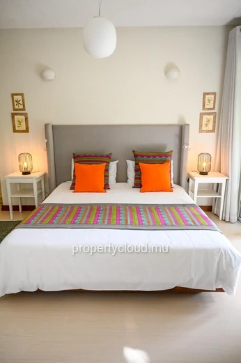 À LOUER – Superbe appartement “pieds dans l’eau” à Grand Baie