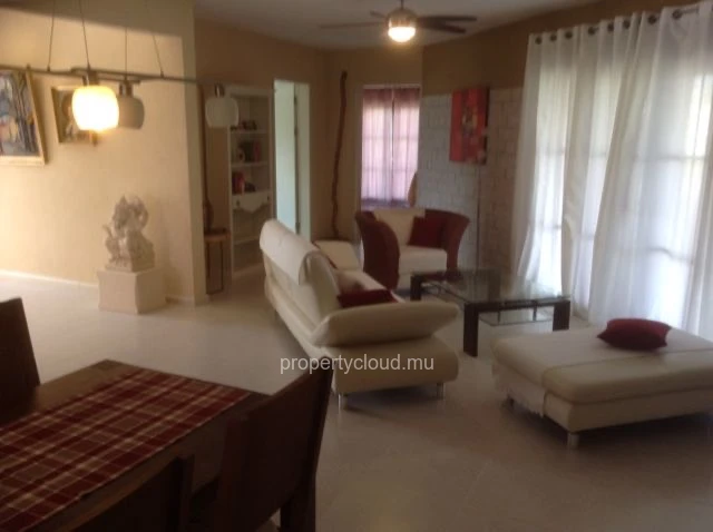 Large new villa of 2990p2 including 6 bedrooms in Calodyne