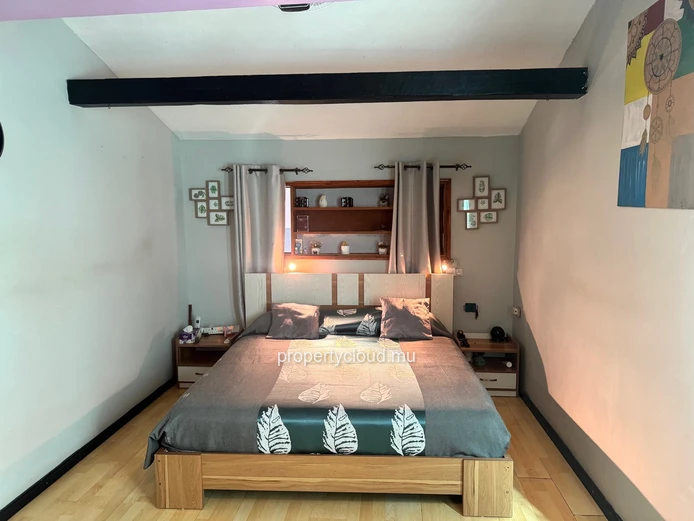 Albion – For sale, two villas with swimming pools, close to the beach