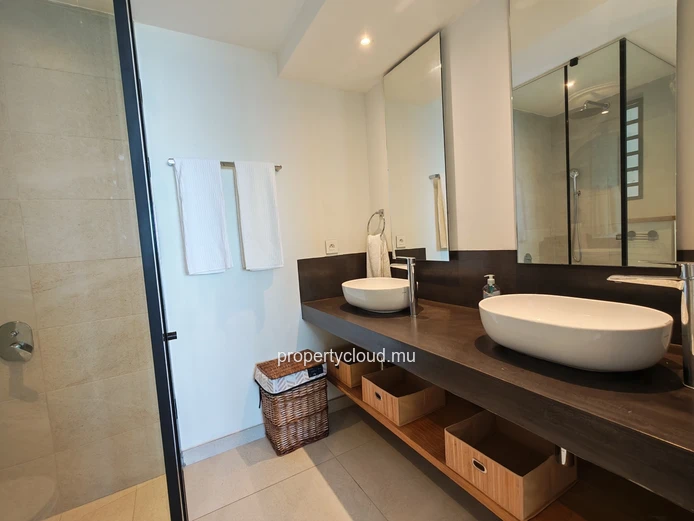Apartment for rent by the sea in Poste Lafayette.