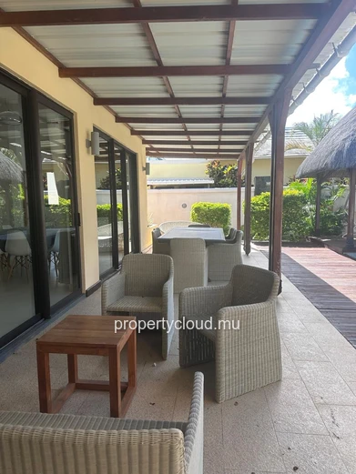 Discover this magnificent 4-bedroom villa, nestled in the heart of a private residence, a few steps from the coastal ...