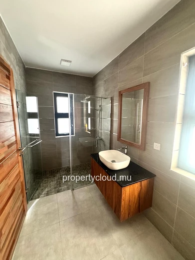  Flic en Flac for sale beautiful 4 bedroom villa delivery June 2025 with ocean view, swimming pool and garage located...