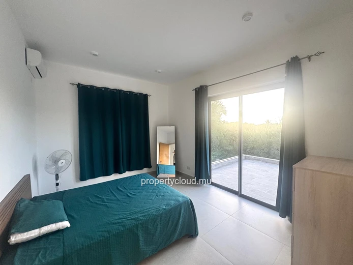  Flic en Flac, Mauritius: For sale, magnificent recent contemporary villa with swimming pool and nature views.