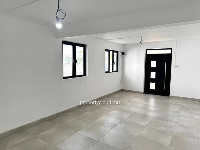 Renovated house for rent in Sodnac, Mauritius – 3 bedrooms + office, ideal location