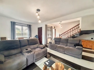 6 Bedroom Villa