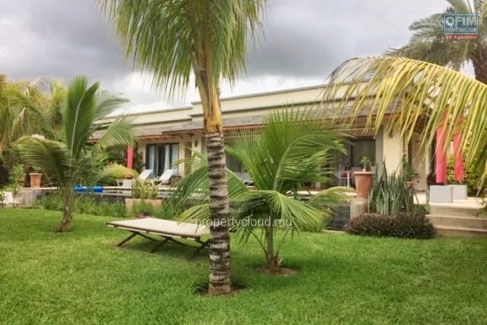 Black River sales of a luxury IRS villa accessible to foreigners 3 bedrooms of 345M2 and on 2207m2 of land.