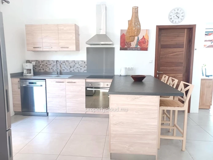 Tamarin – For sale, recent 3-bedroom villa with swimming pool and open view