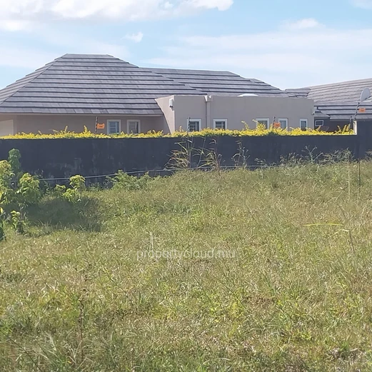 For sale a magnificent plot of land of 1500 m2 in a peaceful and secure residence in Mont Goût, Pamplemousse.