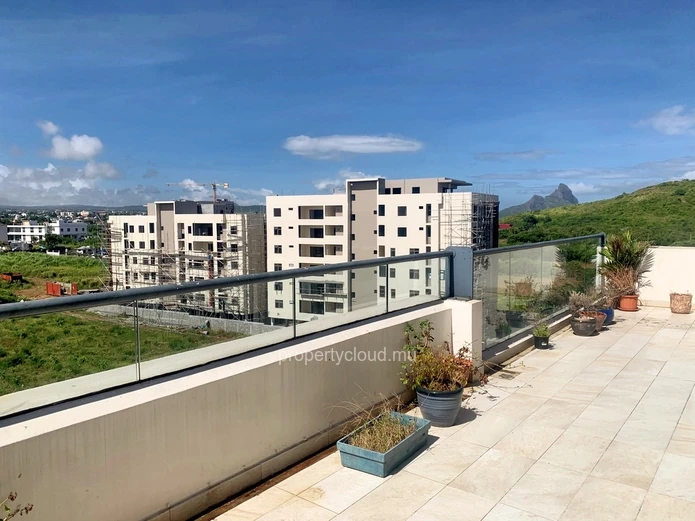 Sodnac à vendre penthouse 4 chambres situé dans une résidence sécurisée avec piscine salle de sport, sauna, hammam et...