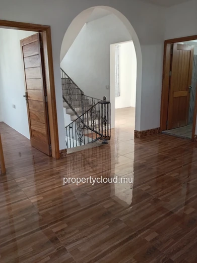 Spacious Family Villa With Roof Top Sea & Mountain View - Prime Goodlands Area