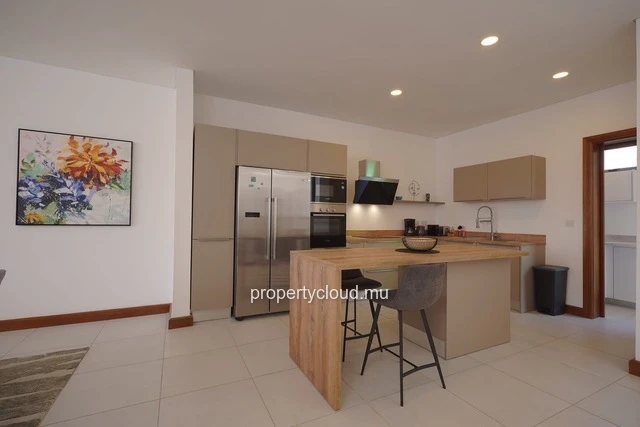For sale: 3-bedroom apartment accessible to foreigners in Pointe aux Cannoniers.