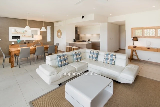 A vendre appartement de 2 chambres en suite, accessible aux etrangers à Mont Choisy.