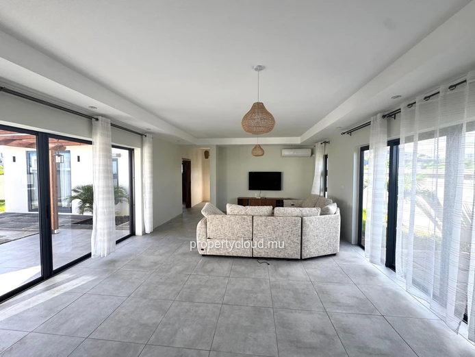  Flic en Flac for sale beautiful 4 bedroom villa delivery June 2025 with ocean view, swimming pool and garage located...