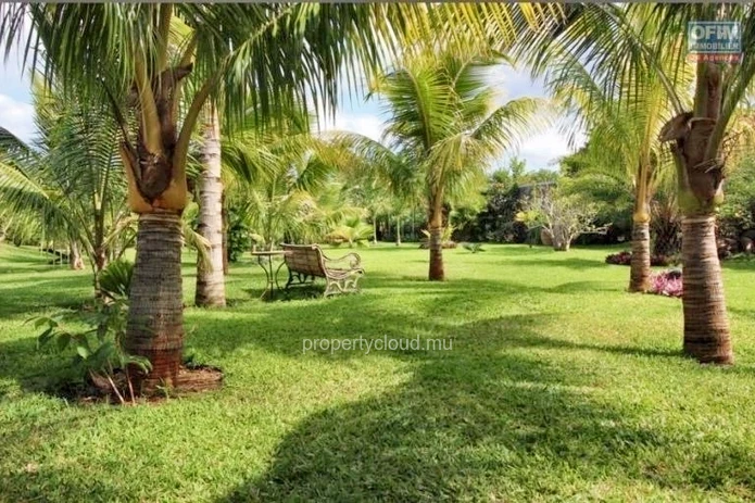 Black River sales of a luxury IRS villa accessible to foreigners 3 bedrooms of 345M2 and on 2207m2 of land.