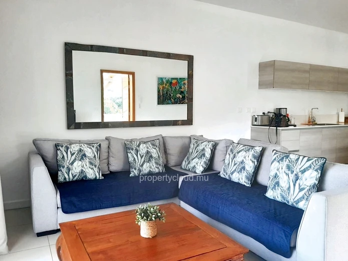 Rivière Noire à vendre superbe appartement 2 chambres avec une place d'amarrage accessible aux étrangers situé à l'es...