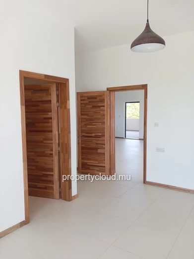FOR SALE – NEW PENTHOUSE 180 m² – GRAND BAIE CENTER