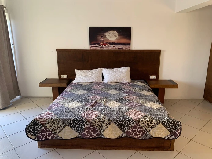Flic en Flac: 3-bedroom triplex rental with swimming pool and unobstructed views of Flic en Flac