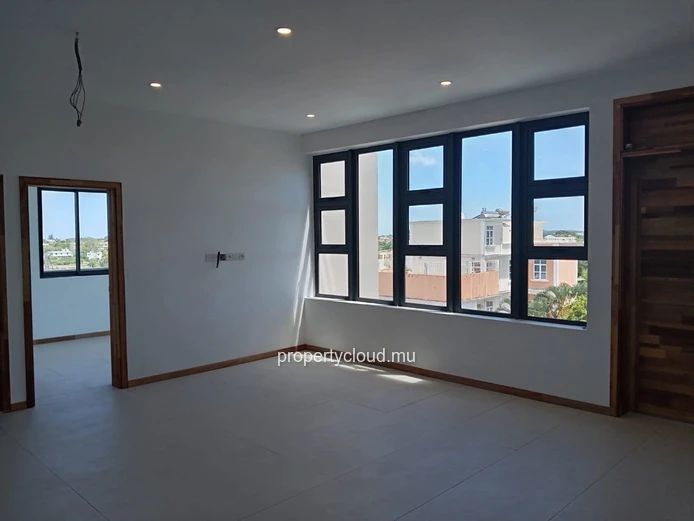 FOR SALE – NEW PENTHOUSE 180 m² – GRAND BAIE CENTER