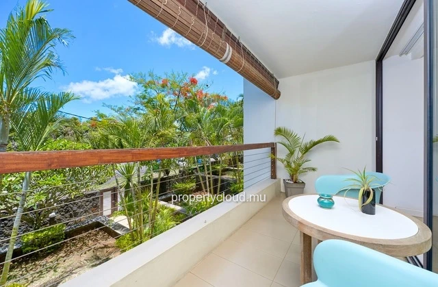 A vendre appartement d'une chambre au 1er étage, meublé et équipé accessible aux étrangers à Mont Choisy.