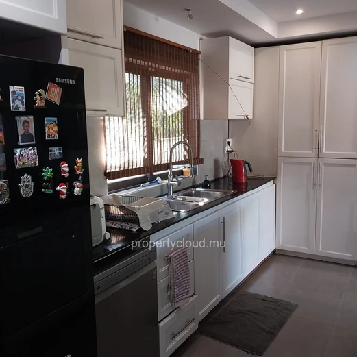 For sale a character villa with 4 bedrooms in Bain Bœuf, 3 minutes walk from the beach.