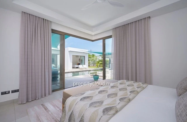 I am offering you, off the record, long-term rental in Cap Malheureux.